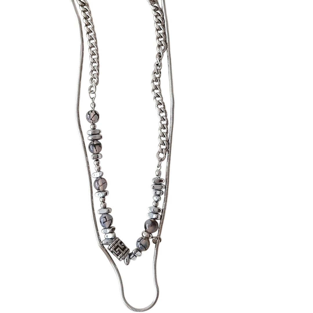 Collier double rang et pierres blanches