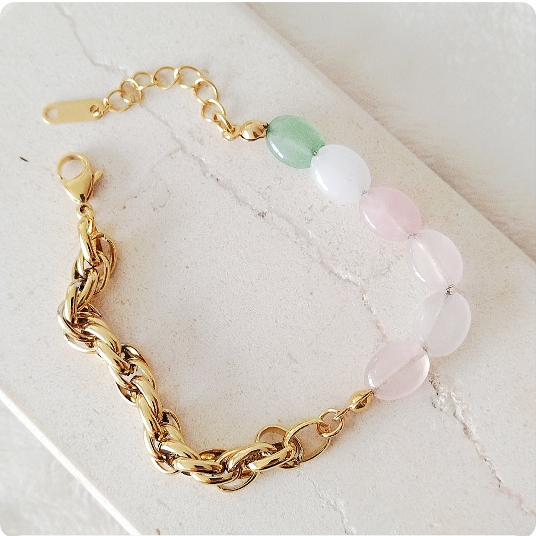 Bracelet dorée et pierres pastel