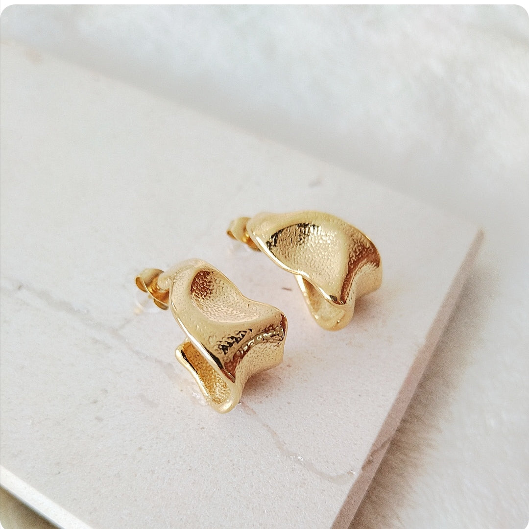 Boucles d'oreilles créole irrégulière et texturés