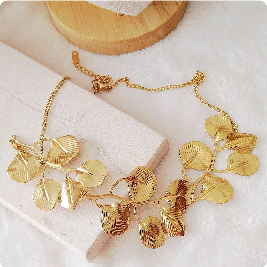 Collier grandes feuilles
