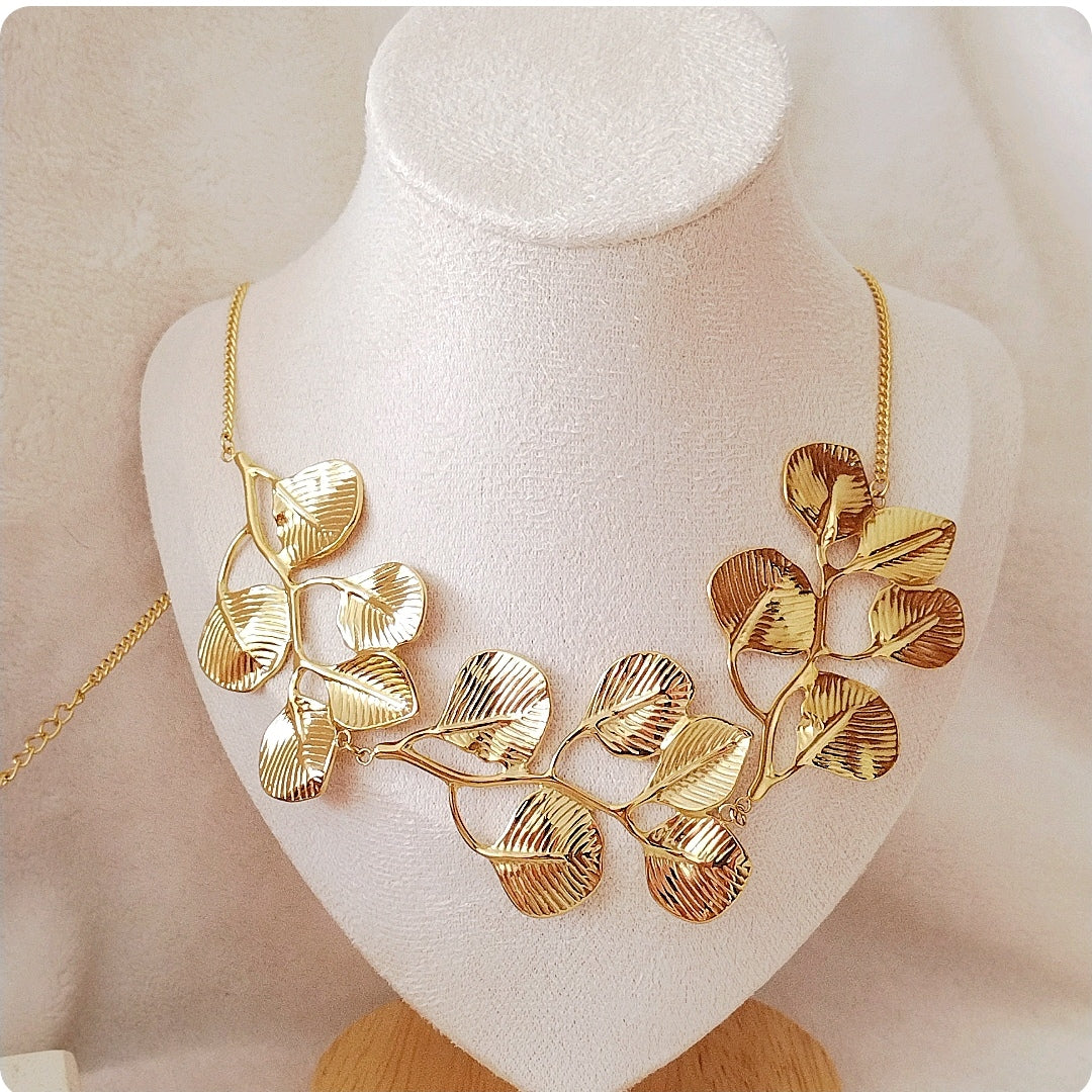 Collier grandes feuilles