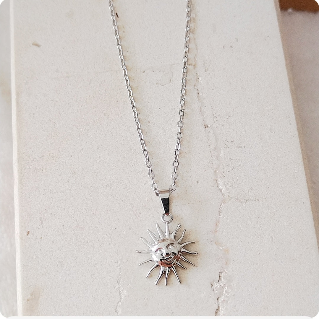Collier visage soleil