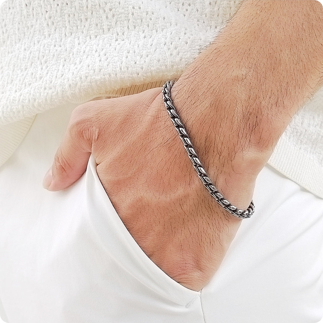 Bracelet tubulaire torsadé