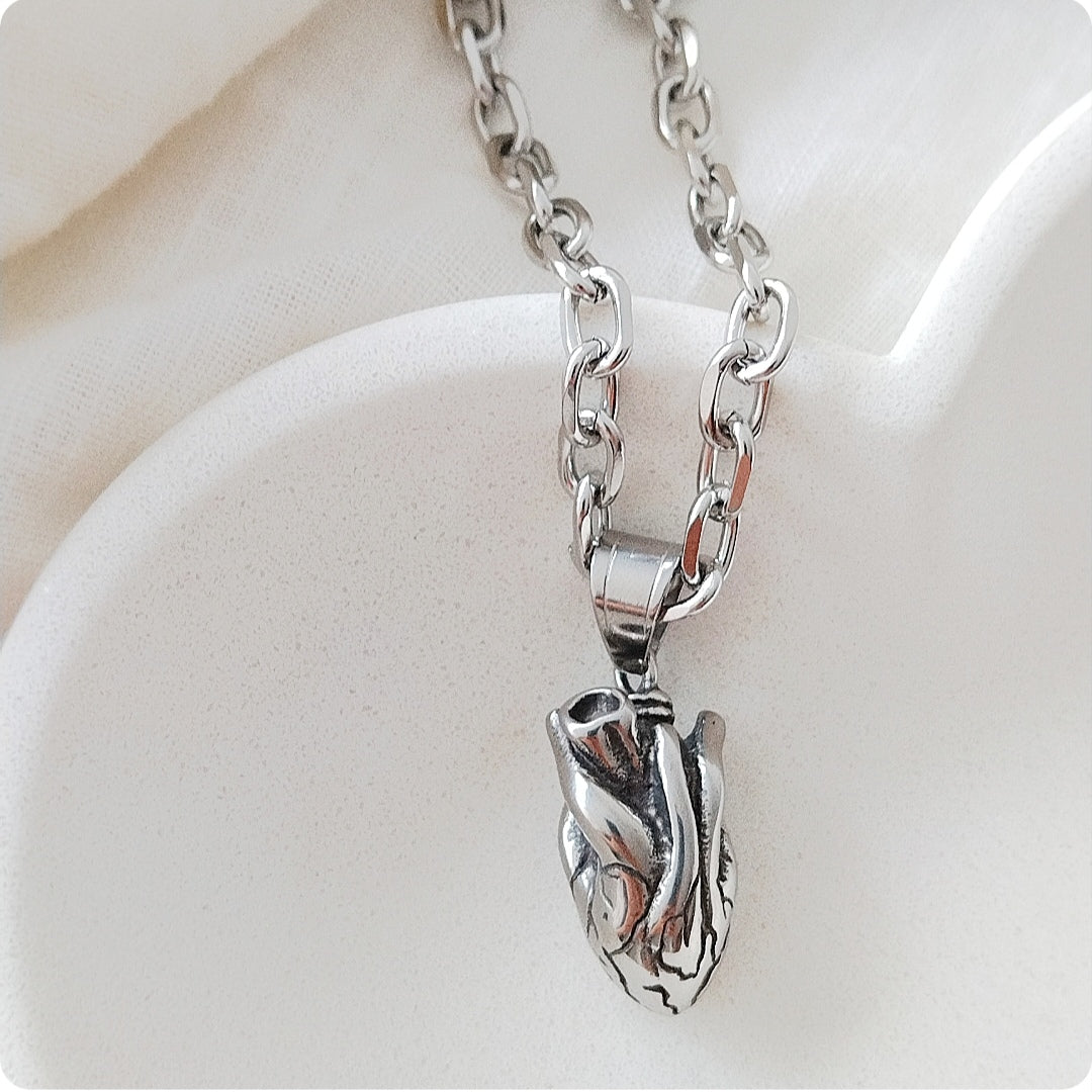 Collier cœur réaliste