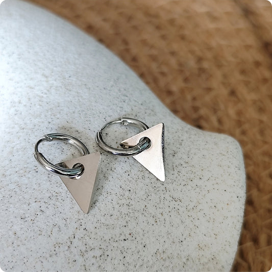 Boucles d'oreilles Huggies petits triangles