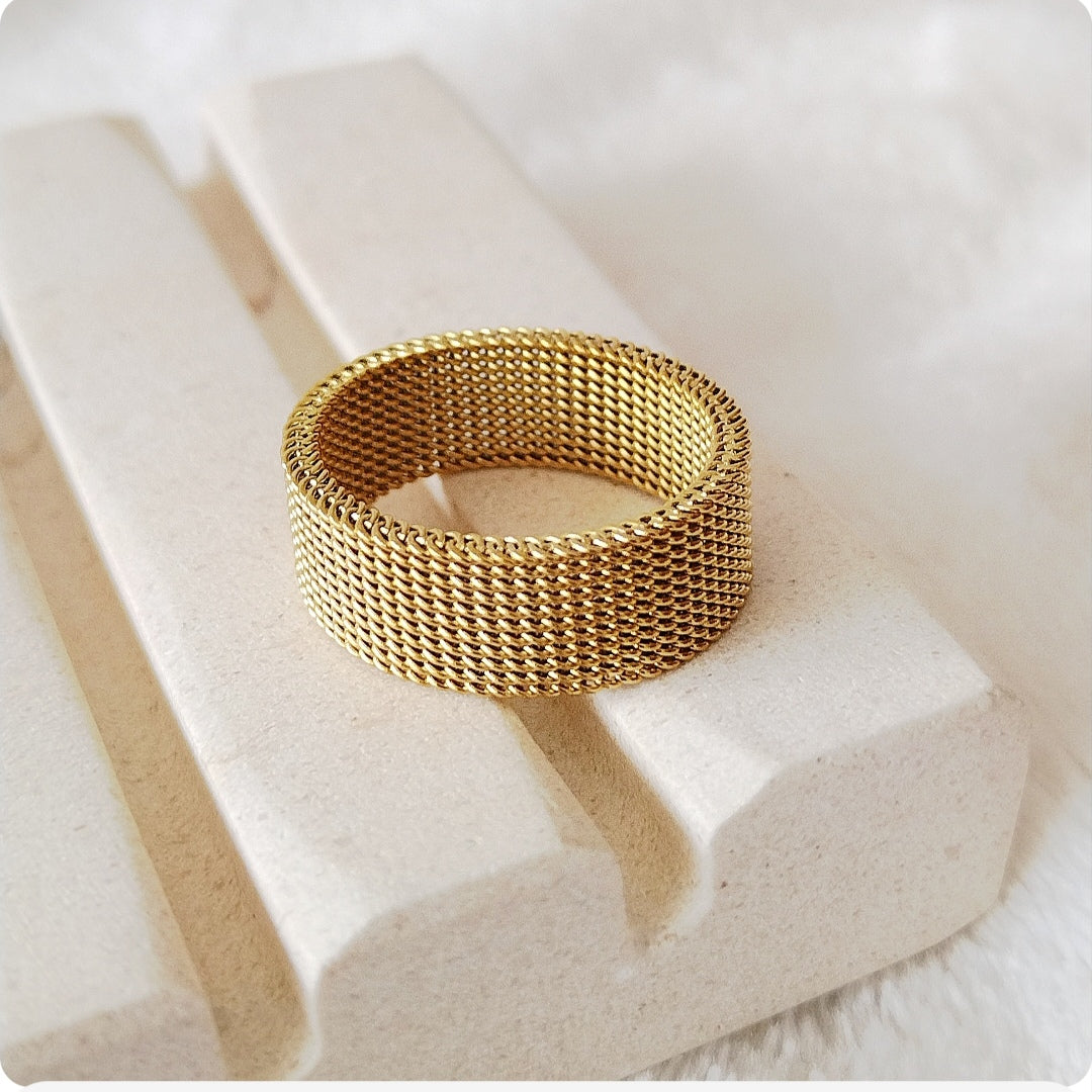 Bague dorée maille tissée
