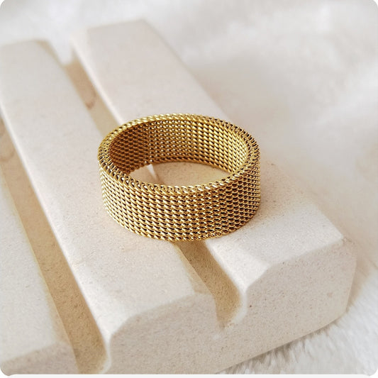 Bague dorée maille tissée