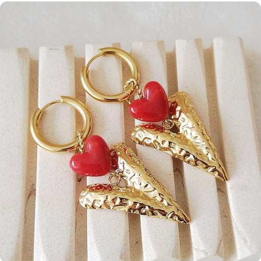 Boucles d'oreilles  petit cœur rouge et cœur dorée