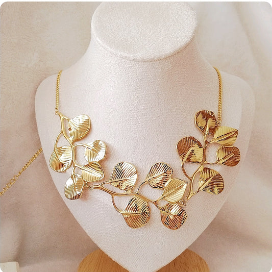 Collier grandes feuilles