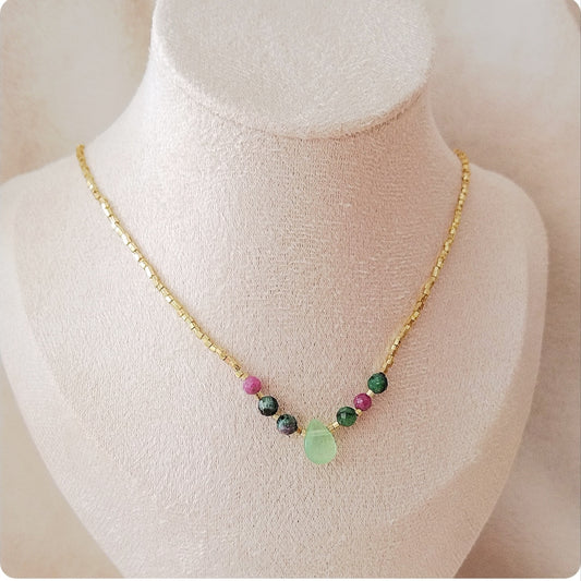 Collier petites pierres naturelles