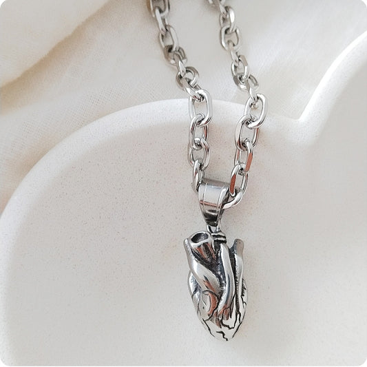 Collier cœur réaliste